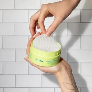Skinfix resurface+ AHA/BHA Niacinamide Exfoliating Pads